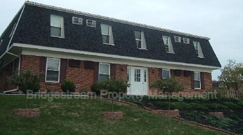 Cozy 2 Bed, 1 Bath Downstairs Unit Coming Soon property image