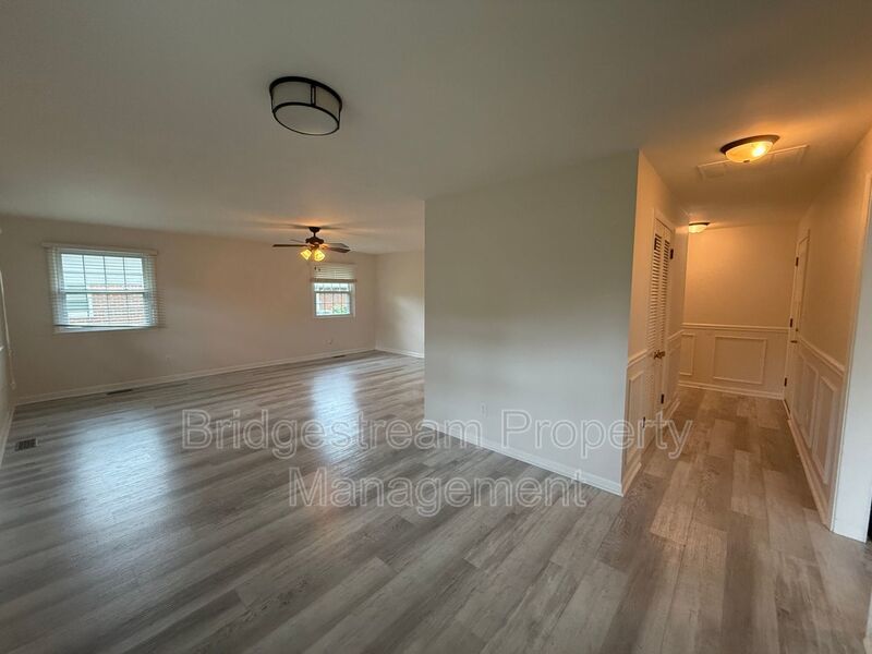 Beautiful 3 Bed, 2 Bath Home in Centerville with Fenced in Backyard property image