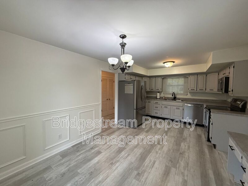 Beautiful 3 Bed, 2 Bath Home in Centerville with Fenced in Backyard property image