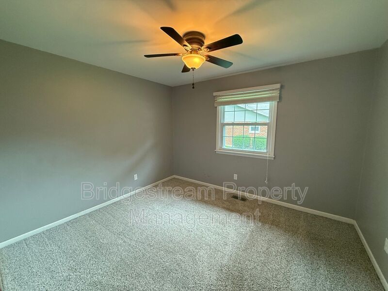 Beautiful 3 Bed, 2 Bath Home in Centerville with Fenced in Backyard property image