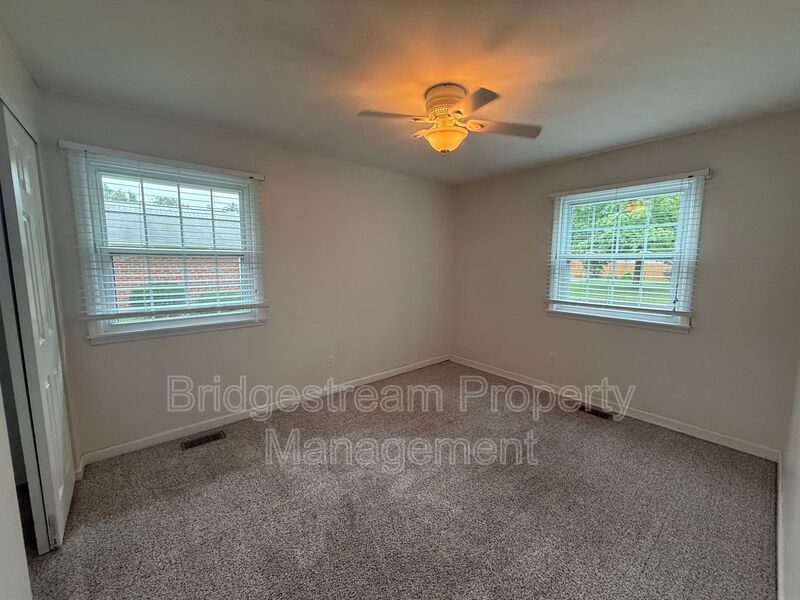 Beautiful 3 Bed, 2 Bath Home in Centerville with Fenced in Backyard property image