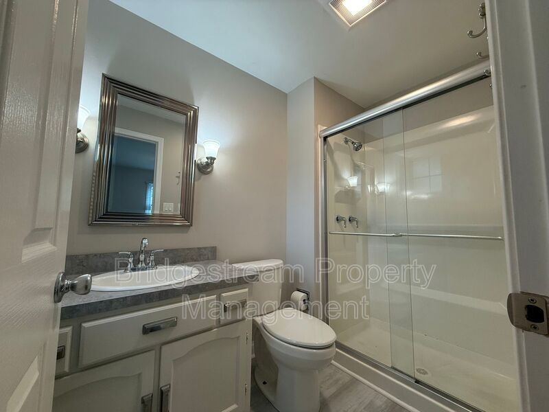 Beautiful 3 Bed, 2 Bath Home in Centerville with Fenced in Backyard property image