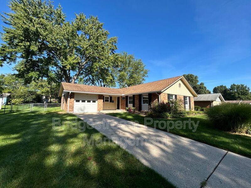 Beautiful 3 Bed, 2 Bath Home in Centerville with Fenced in Backyard property image