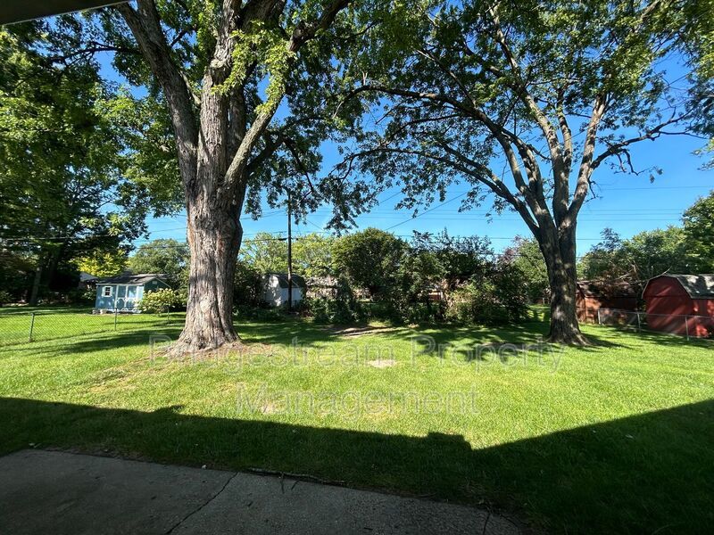 Beautiful 3 Bed, 2 Bath Home in Centerville with Fenced in Backyard property image