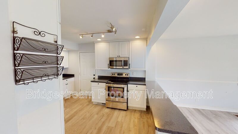 Beautiful 3 bedroom 1 bath Cape Cod style house with den/office and carport located in Kettering property image