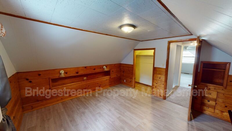 Beautiful 3 bedroom 1 bath Cape Cod style house with den/office and carport located in Kettering property image