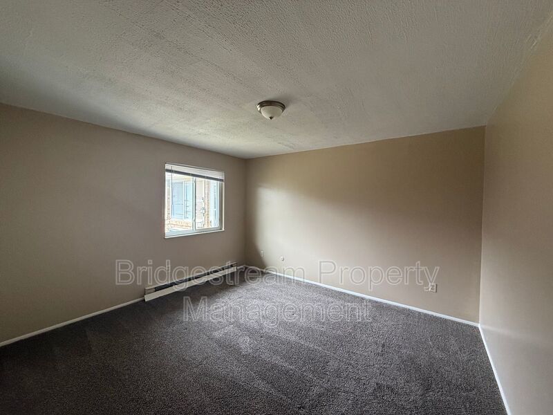 Cozy 2 Bed, 1 Bath Ranch Style Unit property image