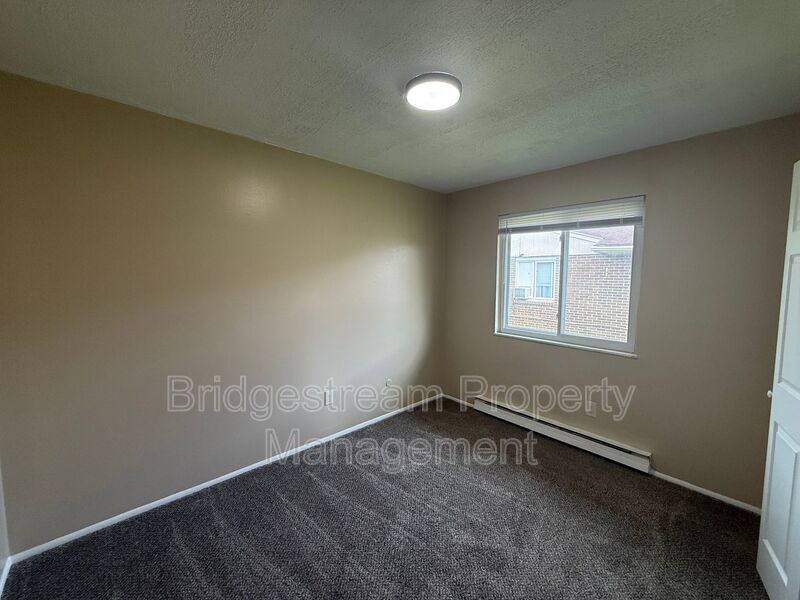 Cozy 2 Bed, 1 Bath Ranch Style Unit property image
