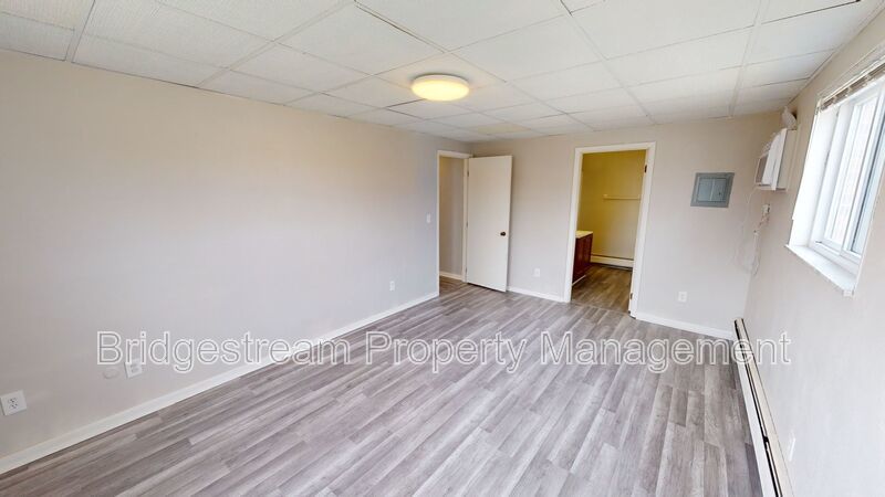 Cozy First Floor 2 Bed, 2 Bath Apartment property image