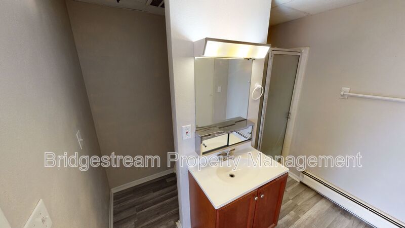 Cozy First Floor 2 Bed, 2 Bath Apartment property image