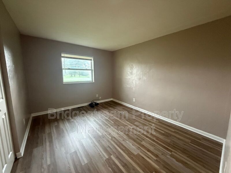 Cozy 2 Bed, 1 Bath Ranch Style Apartment in East Dayton property image