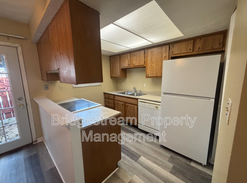 Cozy 2 Bed, 1 Bath Townhome in Vandalia property image