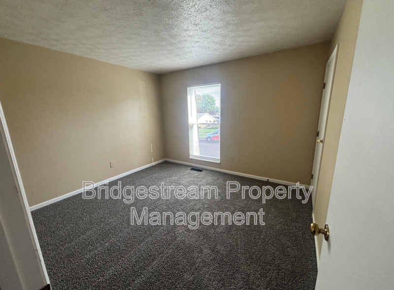 Cozy 2 Bed, 1 Bath Townhome in Vandalia property image