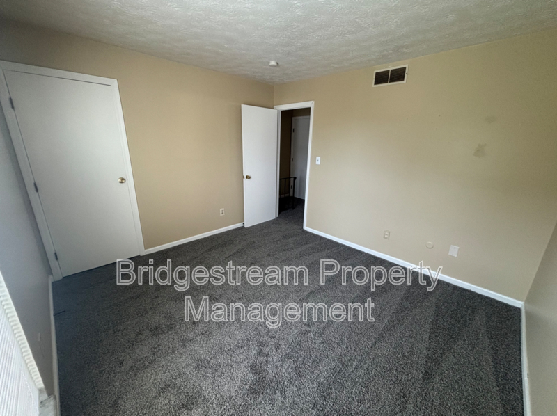 Cozy 2 Bed, 1 Bath Townhome in Vandalia property image