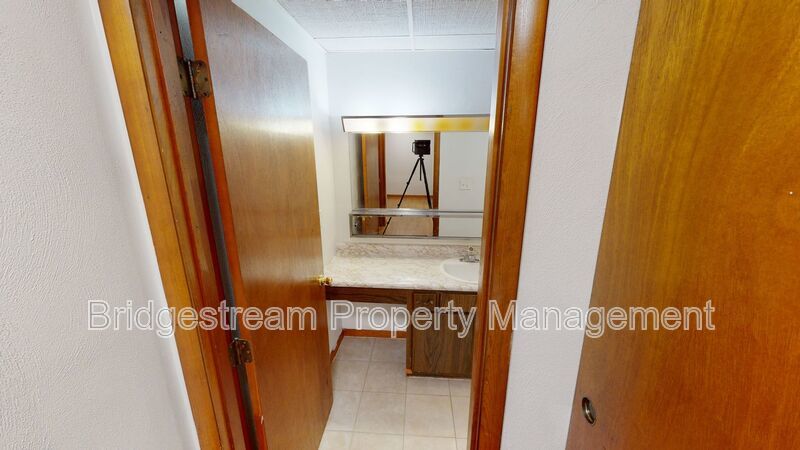 Cozy 1 Bed, 1 Bath Apartment in Englewood property image