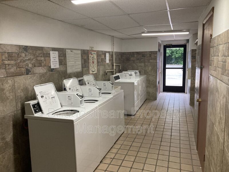 Cozy 1 Bed, 1 Bath Apartment in Englewood property image