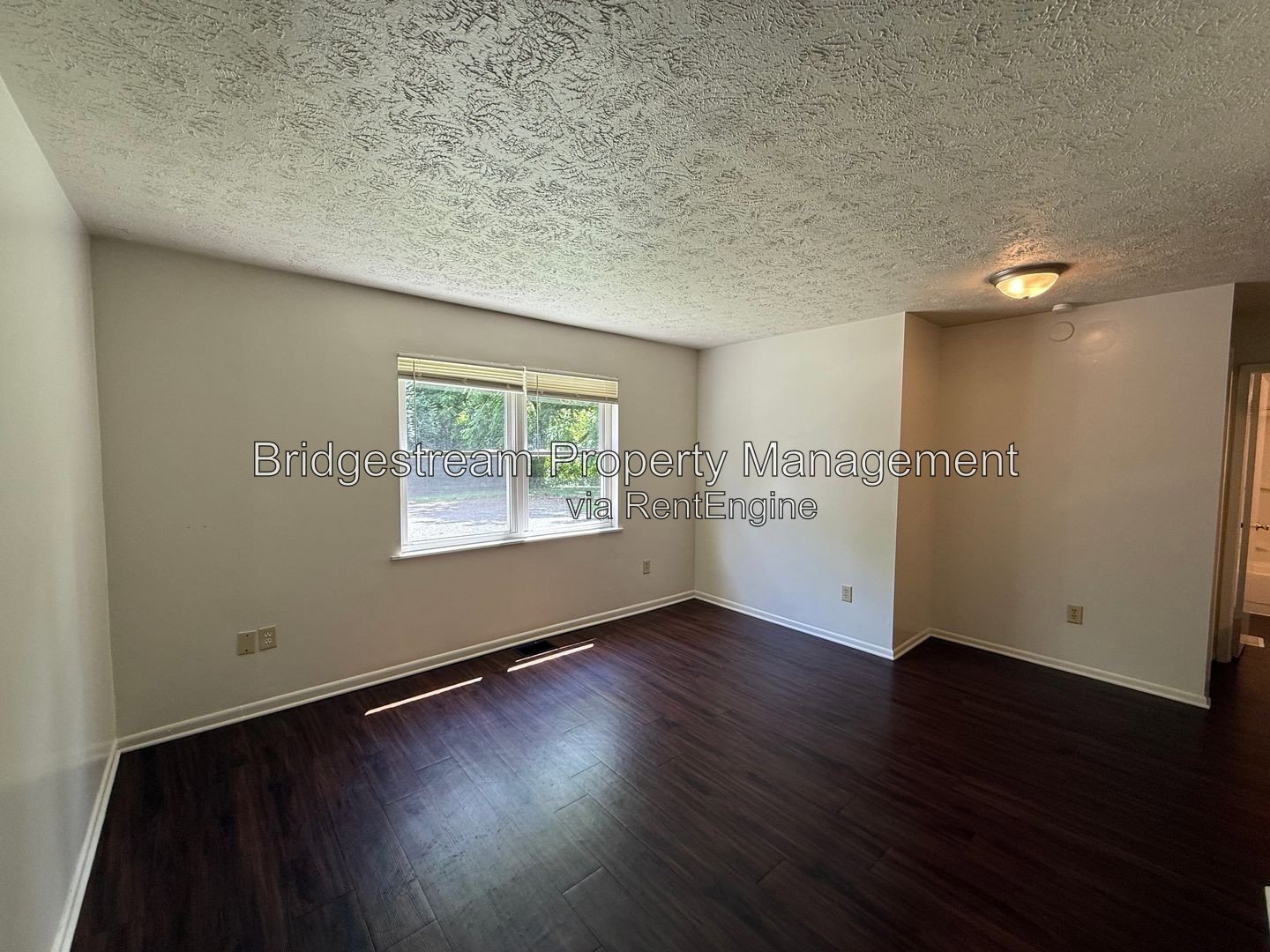 First Month Rent Free Move in Special - Cozy 1 Bed, 1 Bath Apartment Now Available property image