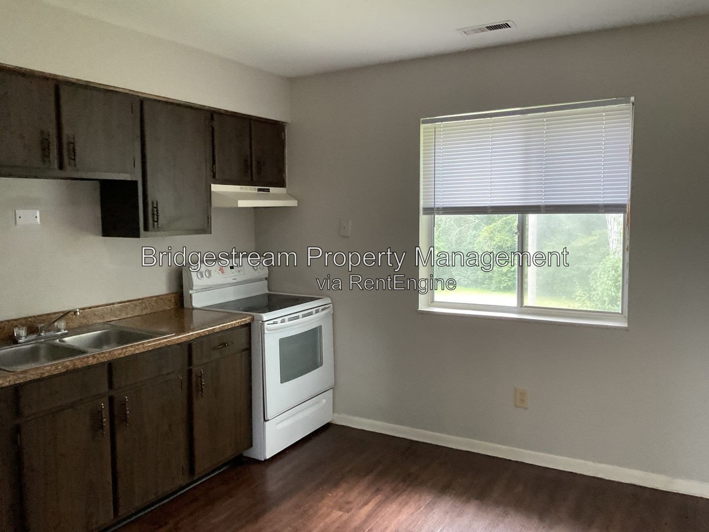 First Months Free Move in Special - Cozy 2 Bed, 1 Bath Apartment Now Available property image