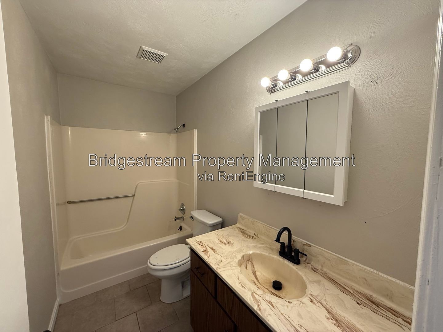 Spacious 2 Bed, 1.5 Bath Townhome in Fairborn property image