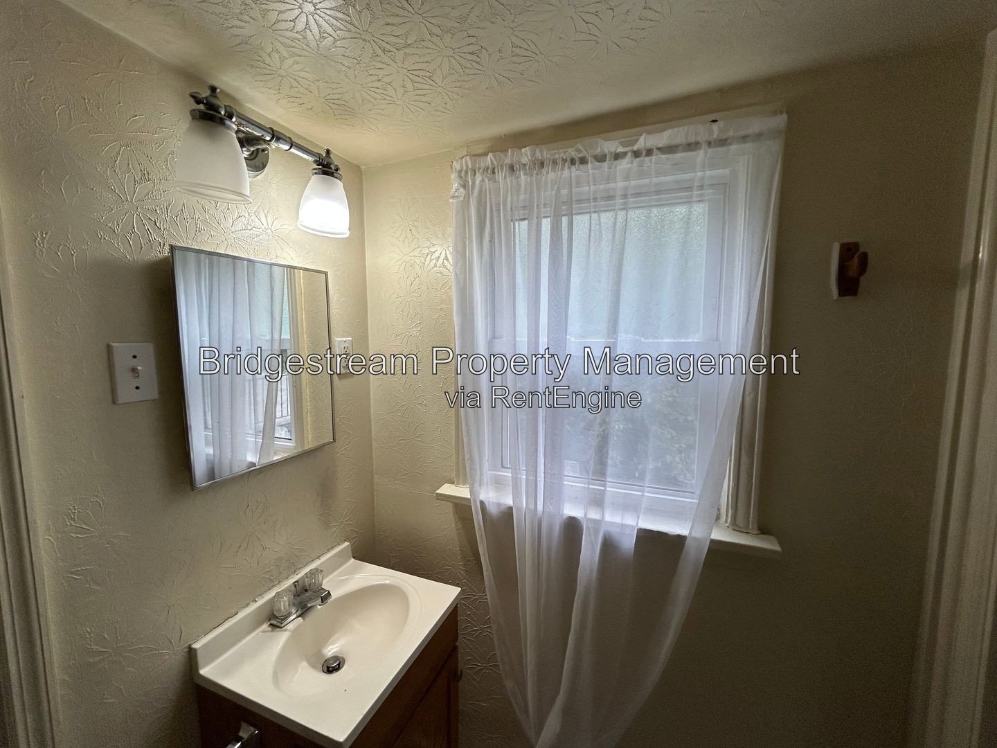 Ground Floor 2 Bed, 1 Bath Unit in Northwest Dayton property image