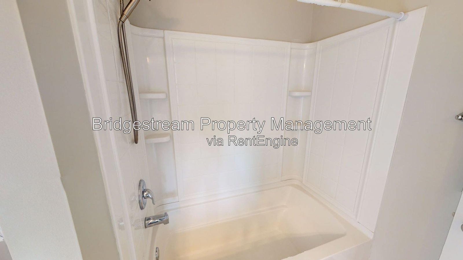 Beautiful 2 bedroom, 1.5 bath townhome with 1 car attached garage and reserved parking space in Downtown Dayton near Riverscape property image