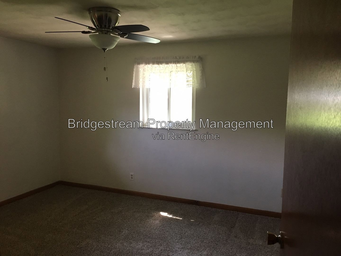 3 Bedroom, 2 full bath home with 2 car attached garage in Englewood property image