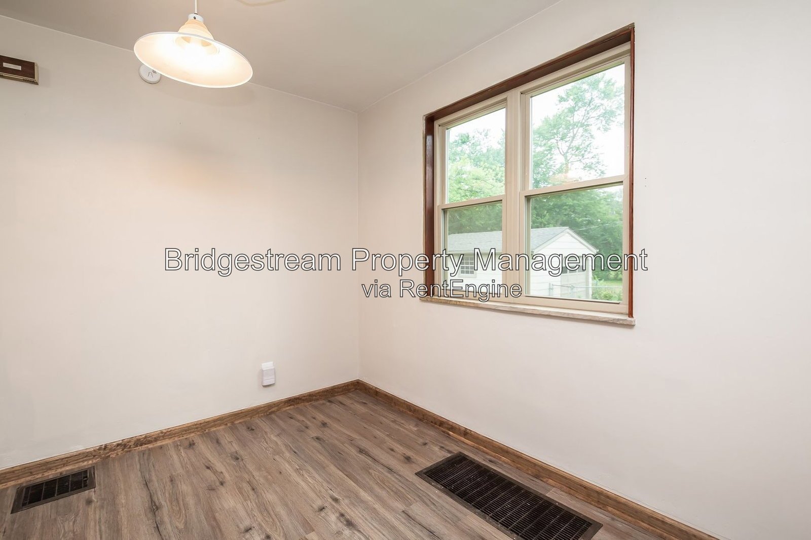 Cozy 1 Bedroom Apartment in Oakwood property image