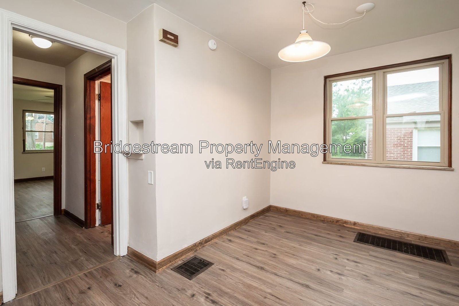 Cozy 1 Bedroom Apartment in Oakwood property image