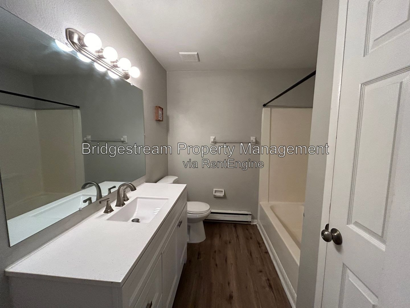 Newly Renovated 2 Bed, 1 Bath Upstairs Unit in Miamisburg property image