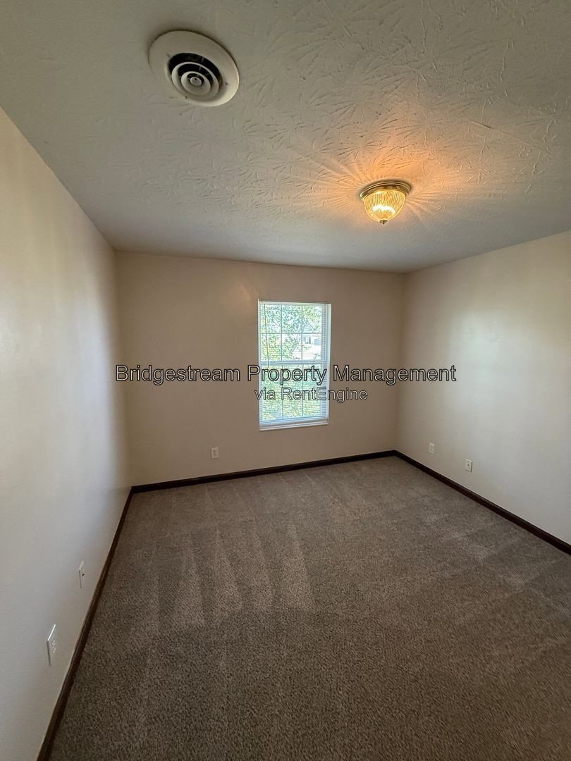 Luxurious 2nd Floor 2 bed 2 bath Apartment property image
