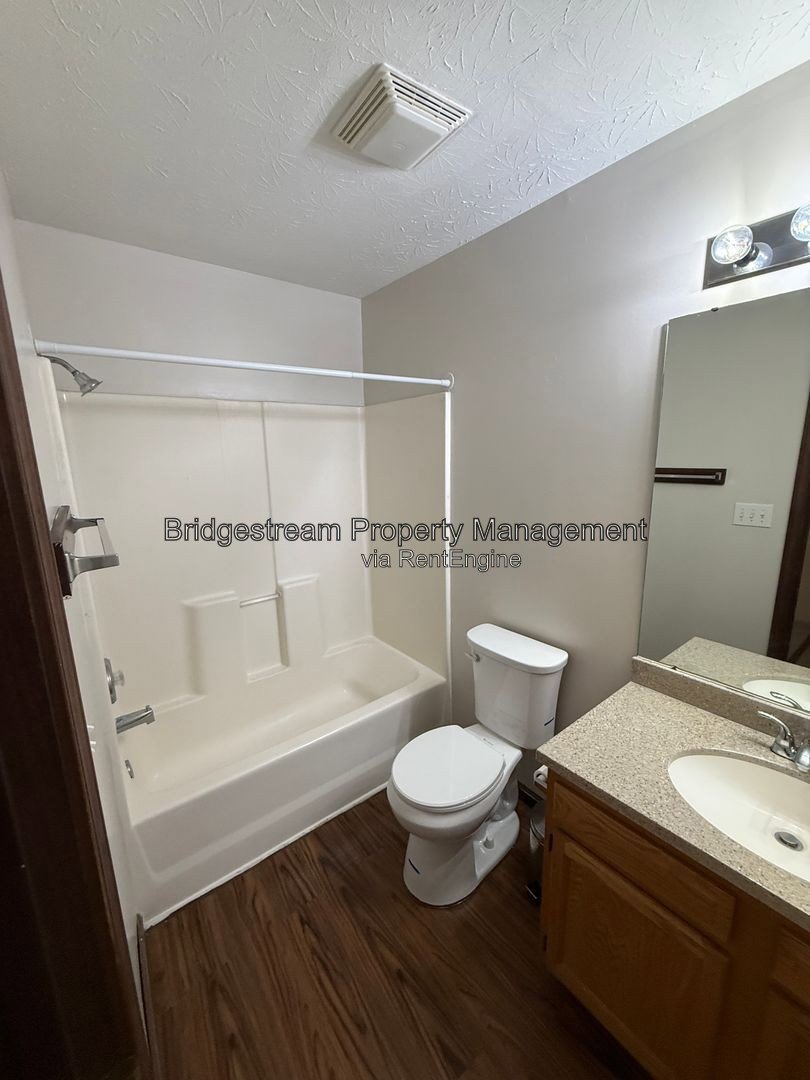 Luxurious 2nd Floor 2 bed 2 bath Apartment property image