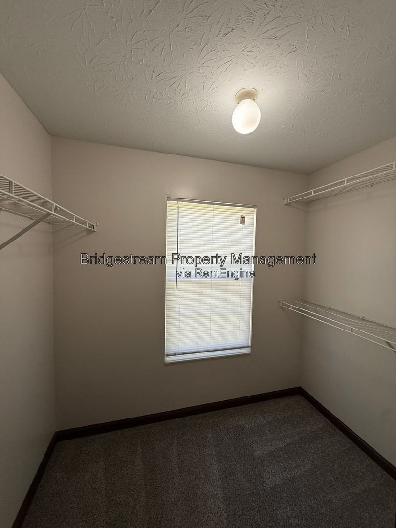 Luxurious 2nd Floor 2 bed 2 bath Apartment property image