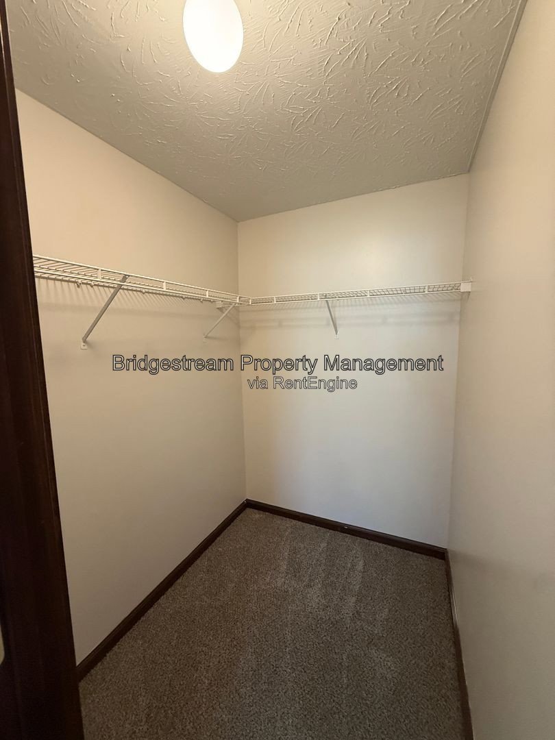 Luxurious 2nd Floor 2 bed 2 bath Apartment property image