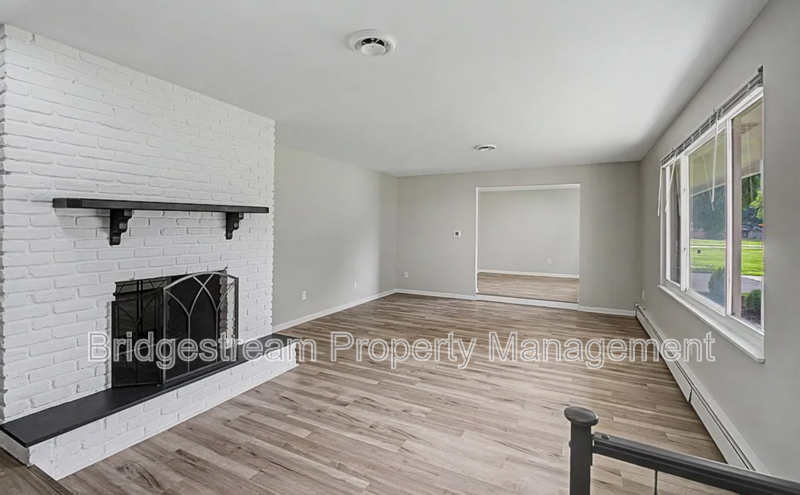 Newly Renovated 6 Bed, 2.5 Bath Home in Beavercreek property image