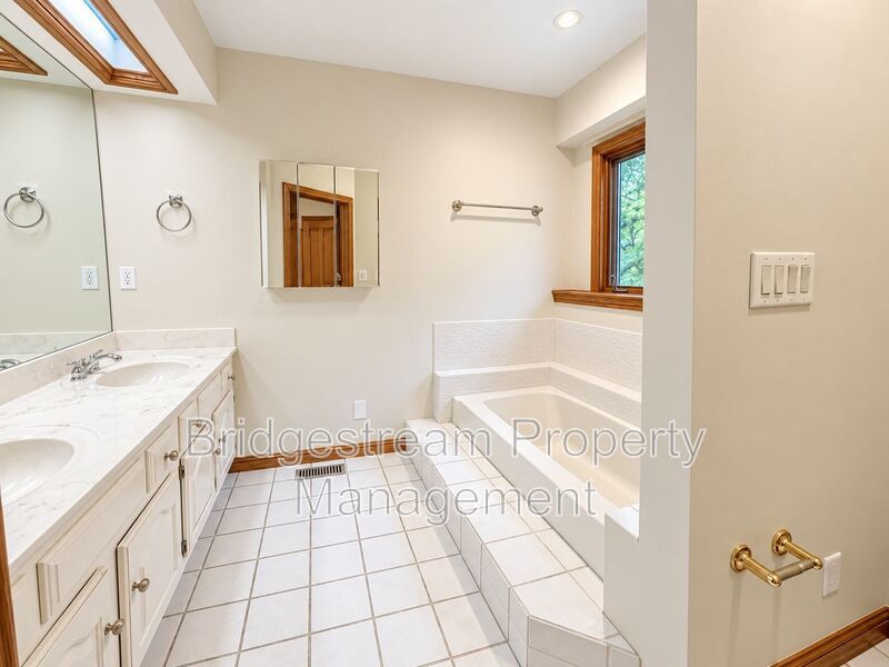 Beautiful 4 Bed, 2.5 Bath Home Now Available property image