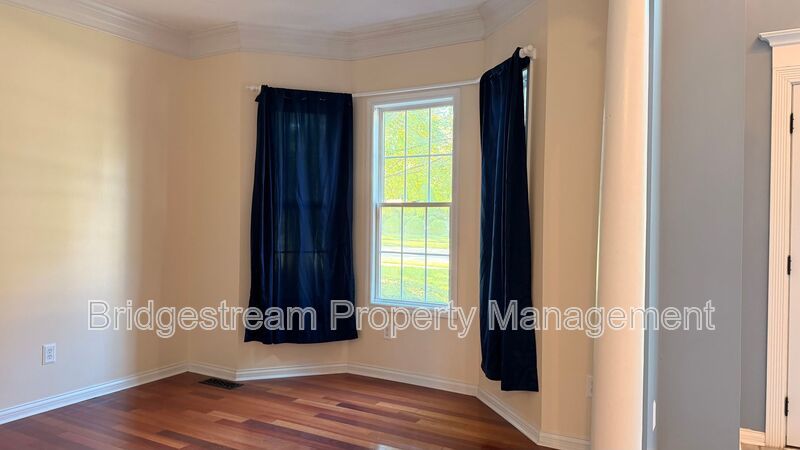 Stunning 4-Bedroom Home with Finished Basement, Movie Theater & Incredible Outdoor Space property image