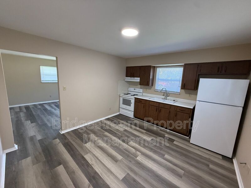 Cozy 2 Bed, 1 Bath Apartment property image