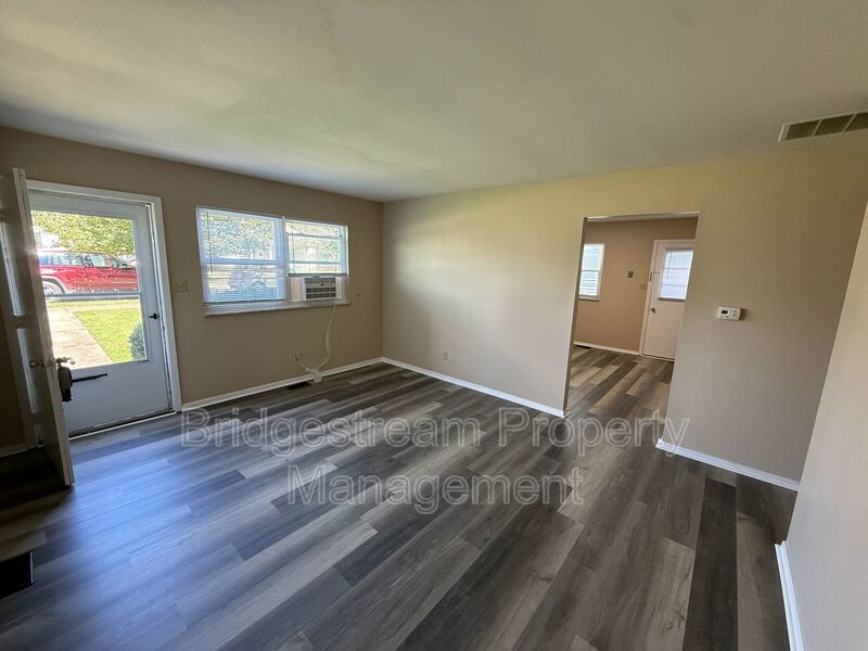 Cozy 2 Bed, 1 Bath Apartment property image