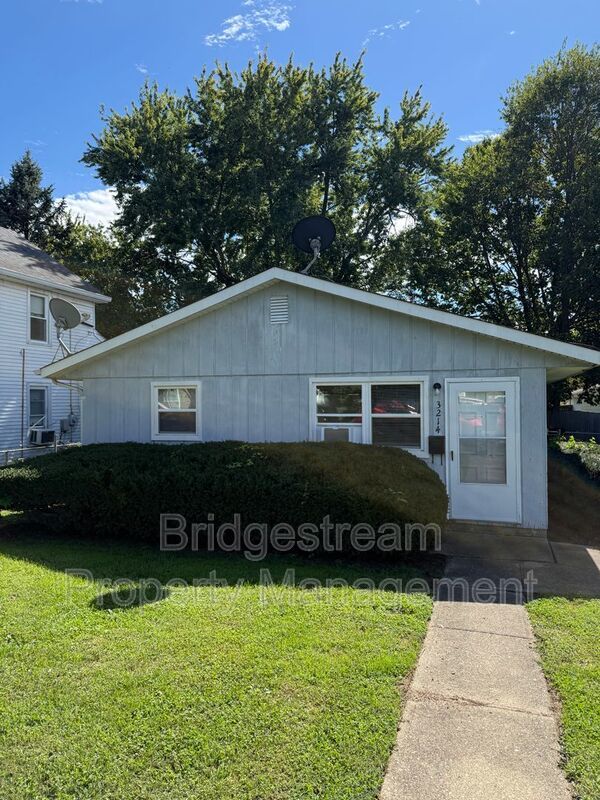 Cozy 2 Bed, 1 Bath Apartment property image