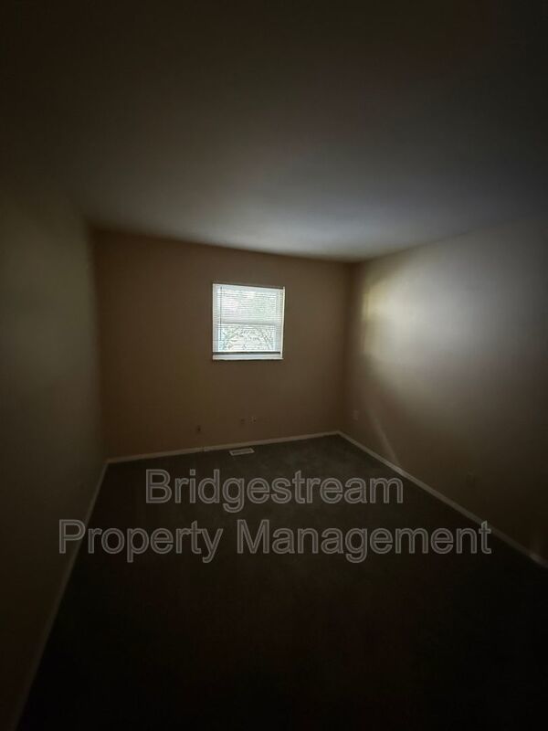 Cozy 2 Bed, 1 Bath Apartment property image