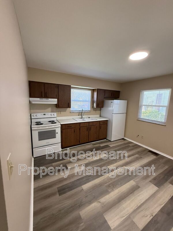 Cozy 2 Bed, 1 Bath Apartment property image