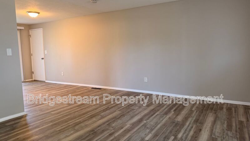 Cozy 3 Bed, 2 Bath Home in Huber Now Available property image