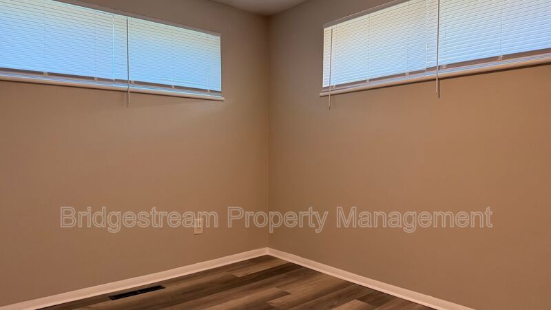 Cozy 3 Bed, 2 Bath Home in Huber Now Available property image