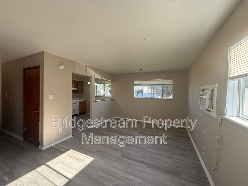 Cozy 2 Bed, 1 Bath Apartment in New Carlisle property image