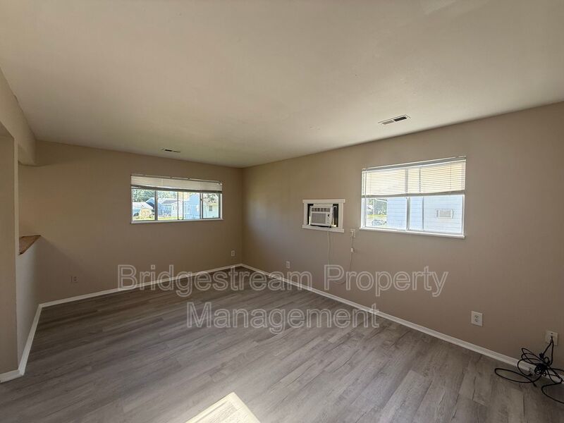 Cozy 2 Bed, 1 Bath Apartment in New Carlisle property image