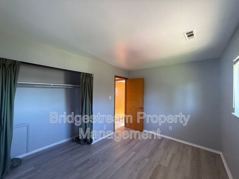 Cozy 2 Bed, 1 Bath Apartment in New Carlisle property image