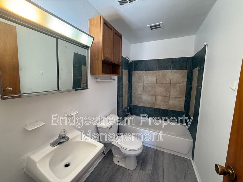 Cozy 2 Bed, 1 Bath Apartment in New Carlisle property image