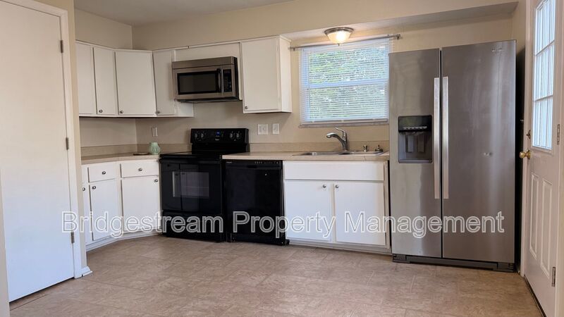 Cozy 3 Bed, 1 Bath Home in Southeast Dayton property image