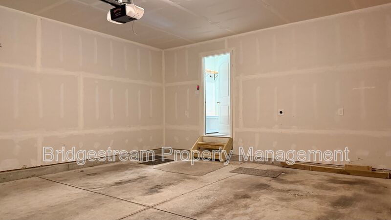 Beautiful 4 Bedroom Home in Huber Heights Now Available property image