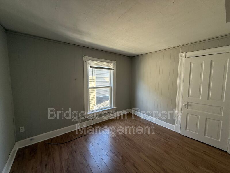 Cozy 3 Bed, 1 Bath Duplex Now Available property image